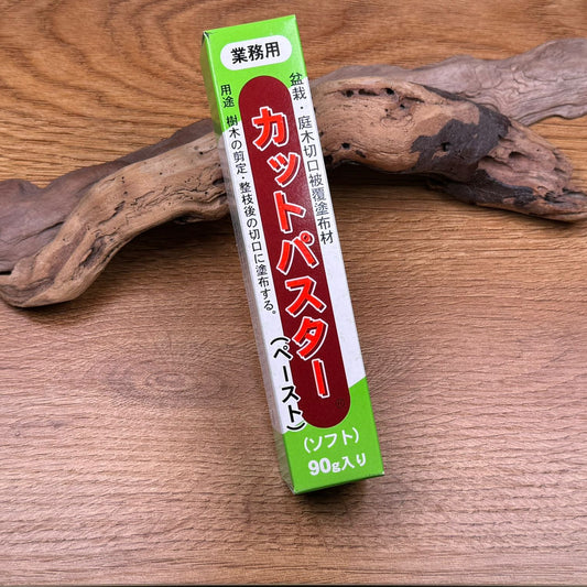 Cut Paster soft bonsai wound-sealing putty in a 90 g tube beside its packaging
