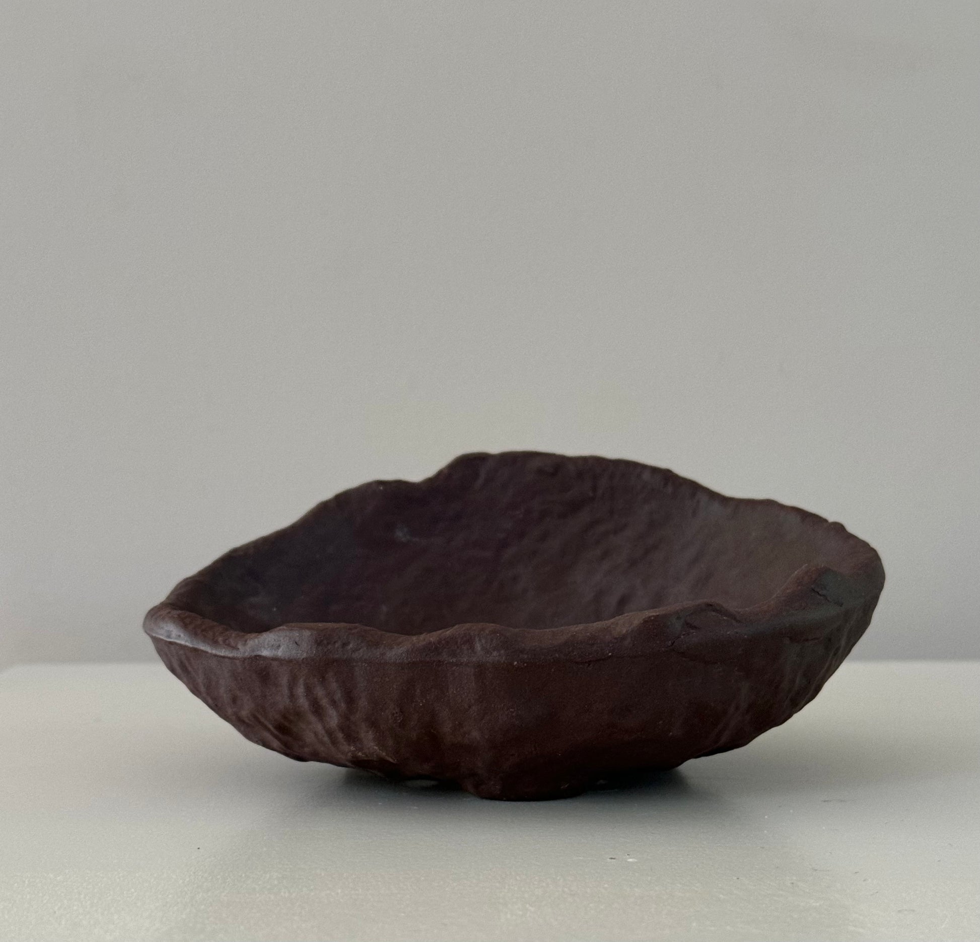 High-quality Yixing pottery small bonsai pot, ideal for professional bonsai collectors and plant enthusiasts